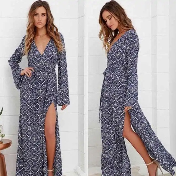 Lulu's Mandala Daydream Blue PrintMaxi Dress- Size S Side Slits Blue/White NWOT - Picture 7 of 7